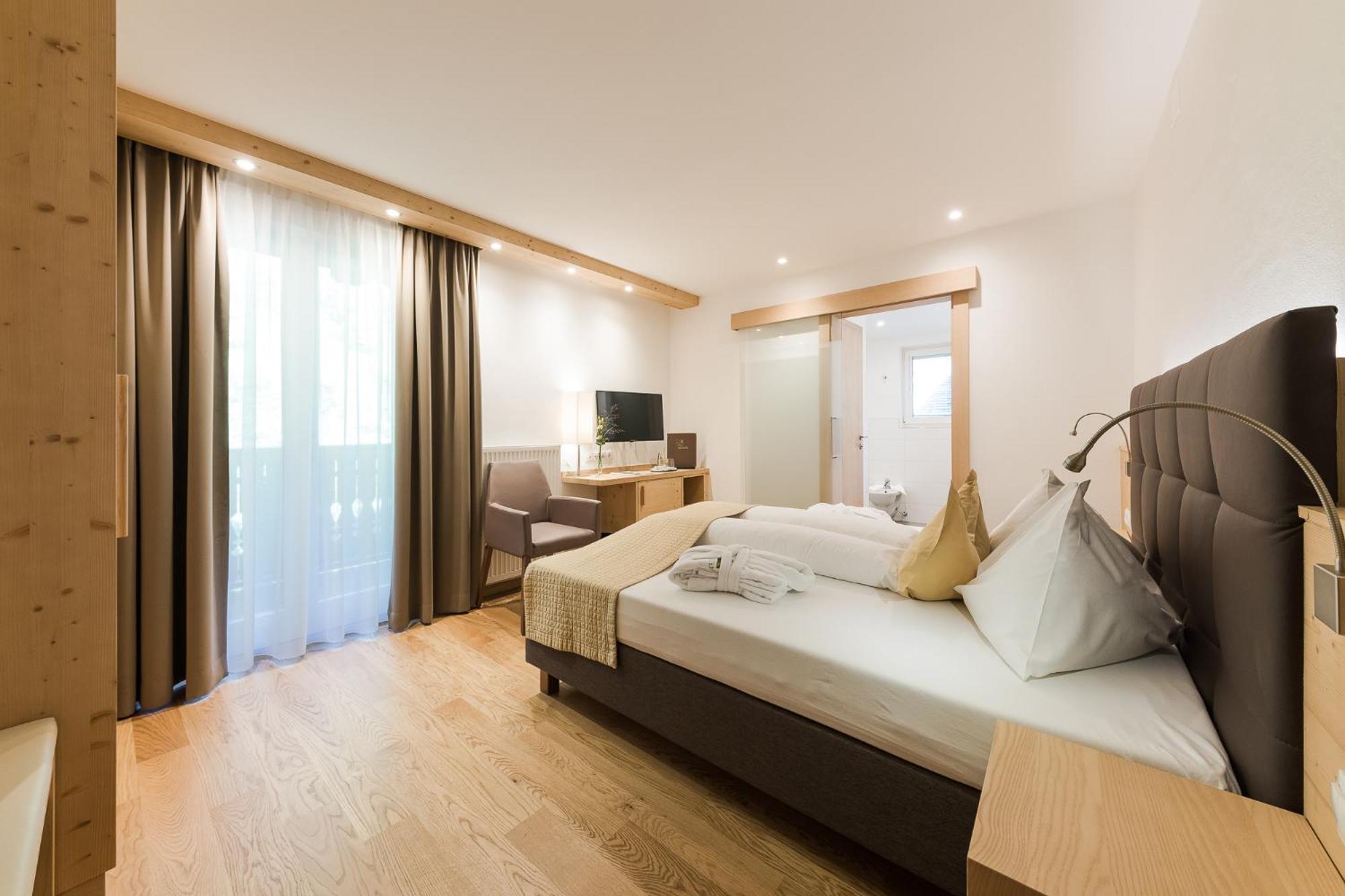 Hotel Kiendl Schenna Quarto foto