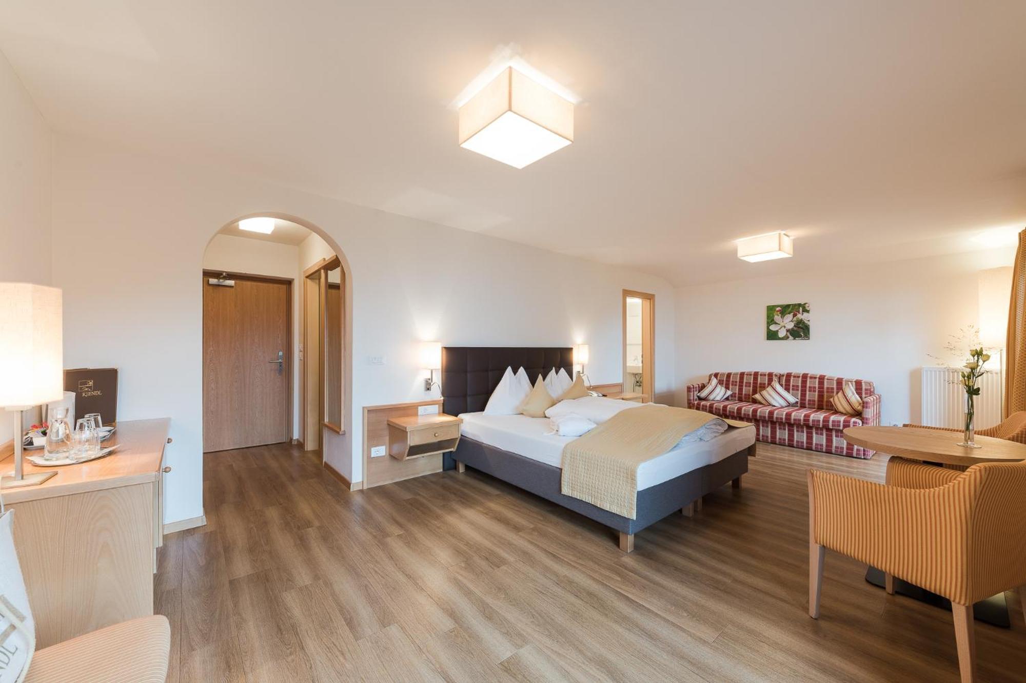 Hotel Kiendl Schenna Quarto foto